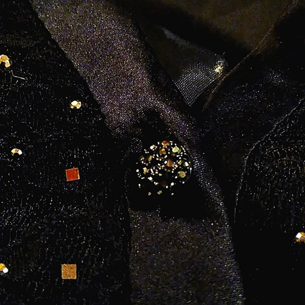 WOW! St John Evening 6 4 Black Hundreds Swarovski Crystals & Buttons Skirt Suit - Picture 8 of 13